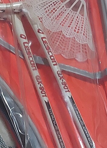  Badminton raketi