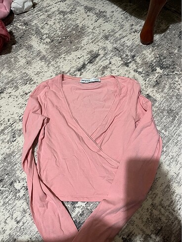 bershka pembe v yaka crop