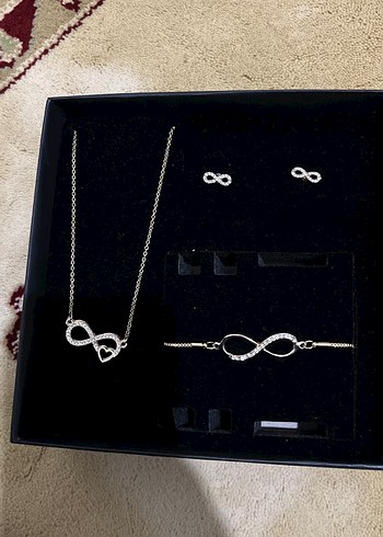 Altın Renk Zincir Detaylı Kısa Kadın Kolye - Görsel 3