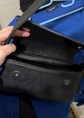 Kemer Detaylı Siyah Deri Kadın Çanta - Görsel 4