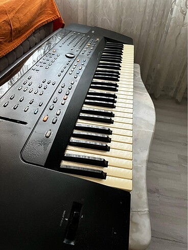 Diğer Roland E86 klavye org