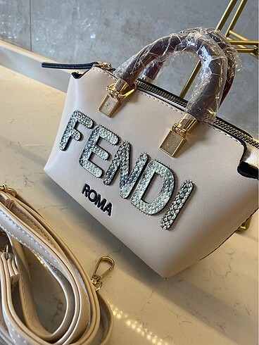 Fendi Fendi mini boy el çantası