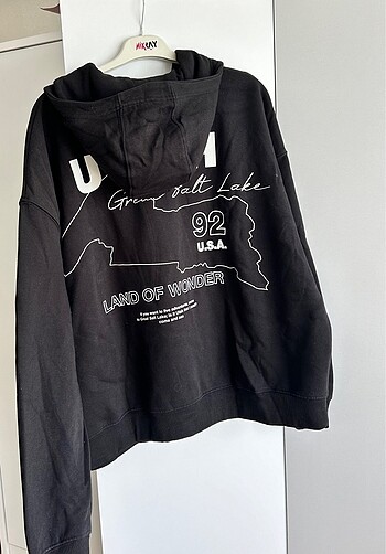 Bershka Sweatshirt