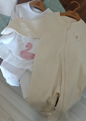 Bebek Kız Beyaz Fermuarlı Hastane Kıyafeti