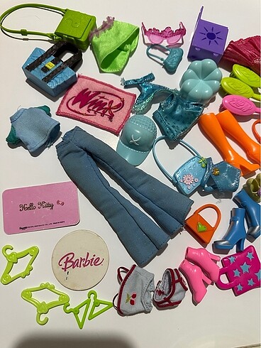  Winx club , barbie, monster high, hello kity