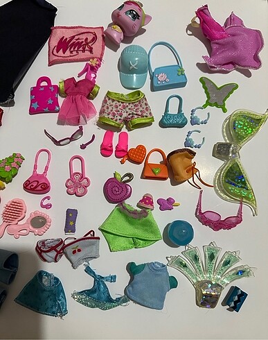  Winx club , barbie, monster high
