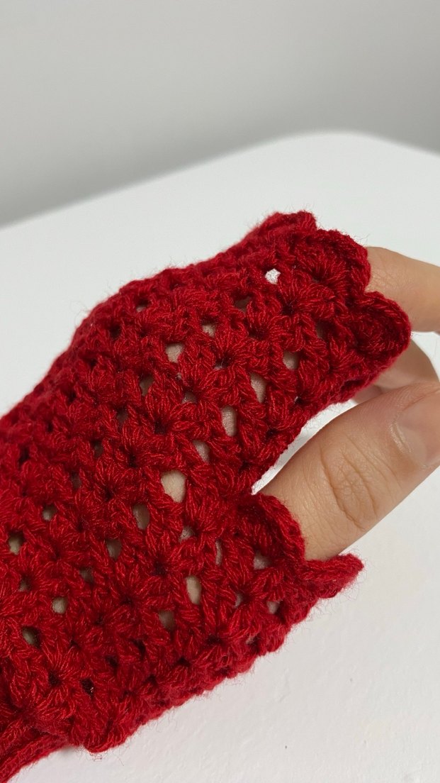 Örgü Parmaksız Kadın Eldiveni - Görsel 3