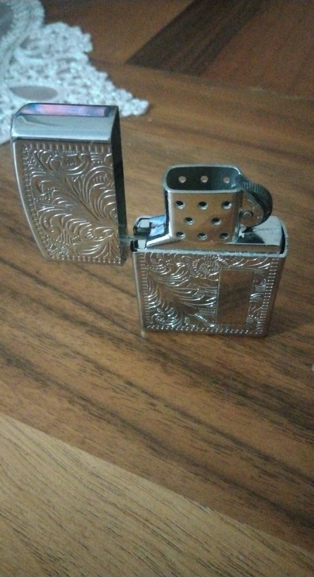 Gri İşlemeli Metal Çakmak - Görsel 2