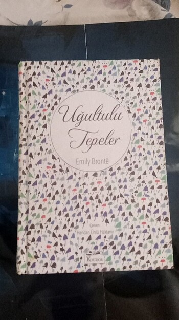 Üğultulu Tepeler