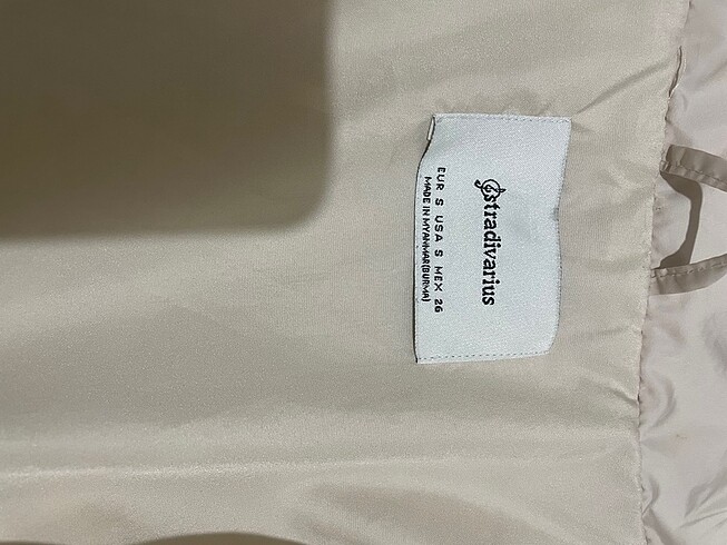 s Beden Stradivarius Şişme Mont S Beden Krem