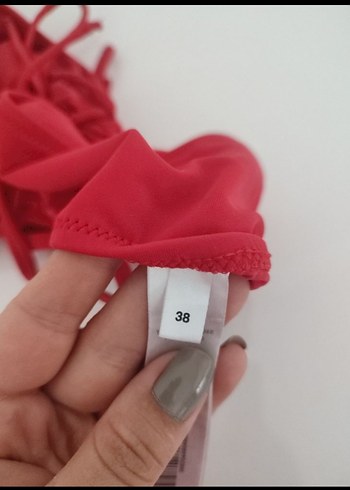 Kırmızı İnce Askılı Kadın Bikini Üstü - Görsel 6