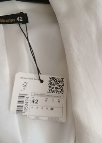 42 Beden beyaz Renk keten ceket 42 beden sıfır üründür etiketli