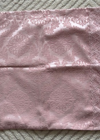 Pembe Nakışlı Çift Kişilik Yatak Örtüsü - Görsel 2