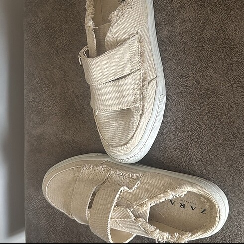39 Beden beyaz Renk Zara terlik