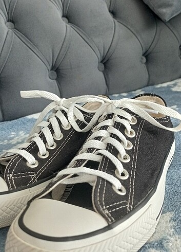 Siyah converse ayakkabı