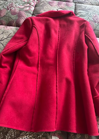 Kırmızı Çift Düğmeli Kaban - Görsel 4