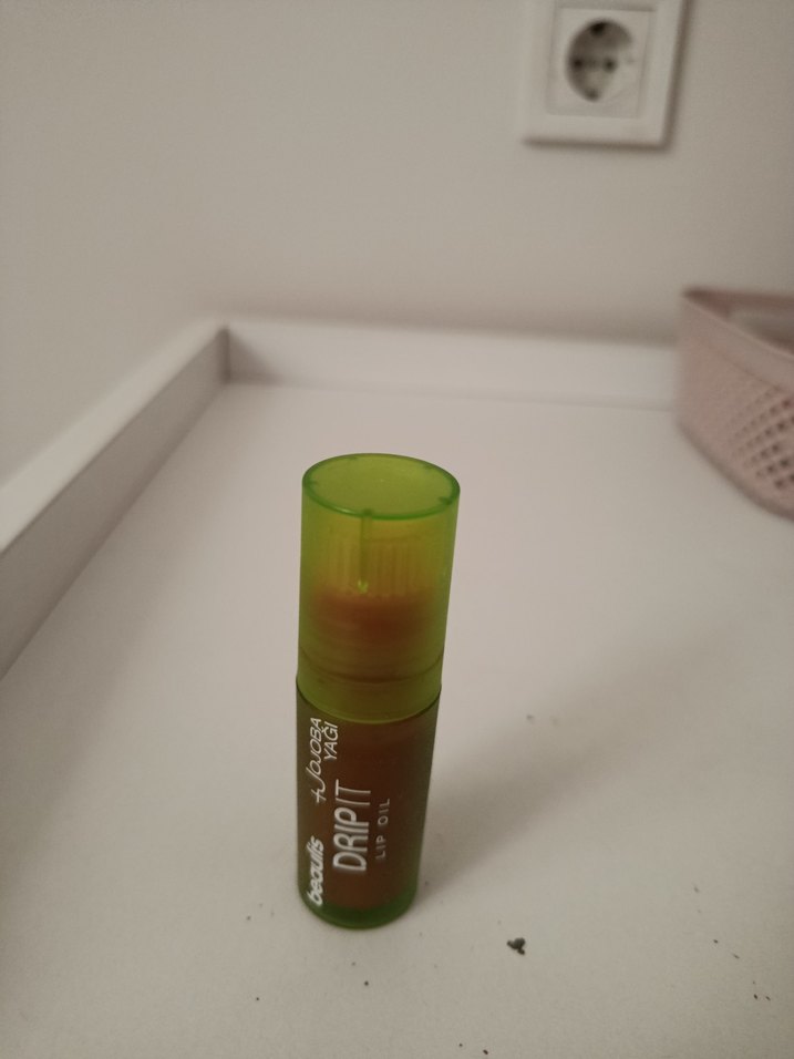 Yeşil Tüplü Dudak Bakım Balmı - Görsel 3