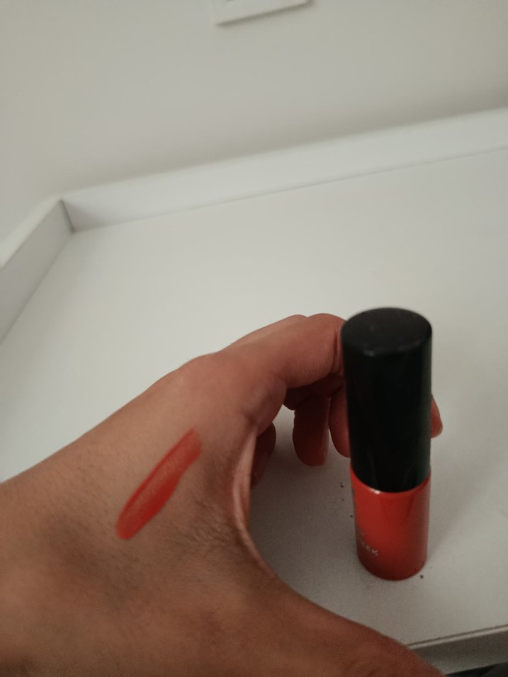 Flormar Parlak Kırmızı Ruj - Görsel 2