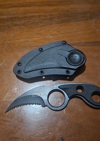 Smith&Wesson H.R.T. Siyah Tırtıklı Bıçak - Görsel 2