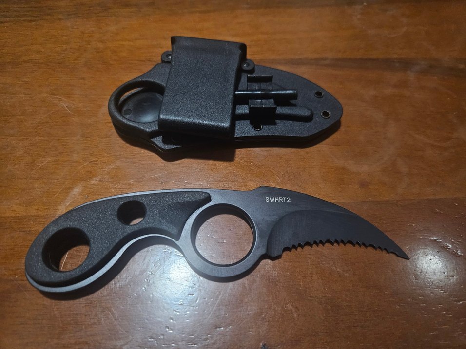 Smith&Wesson H.R.T. Siyah Tırtıklı Bıçak - Görsel 3