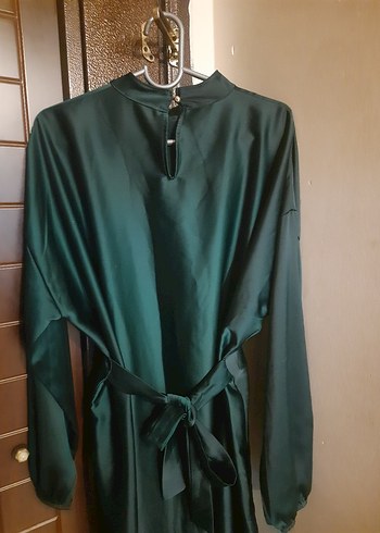 Uzun Yeşil Drapeli Saten Elbise - Görsel 4