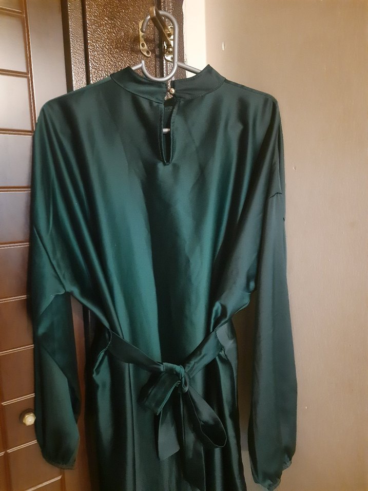 Uzun Yeşil Drapeli Saten Elbise - Görsel 4