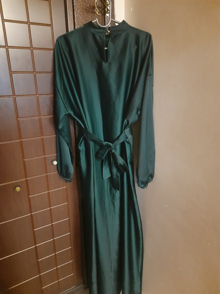 Uzun Yeşil Drapeli Saten Elbise - Görsel 3