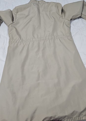 Düğmeli Bej Uzun Kadın Yağmurluk - Görsel 4