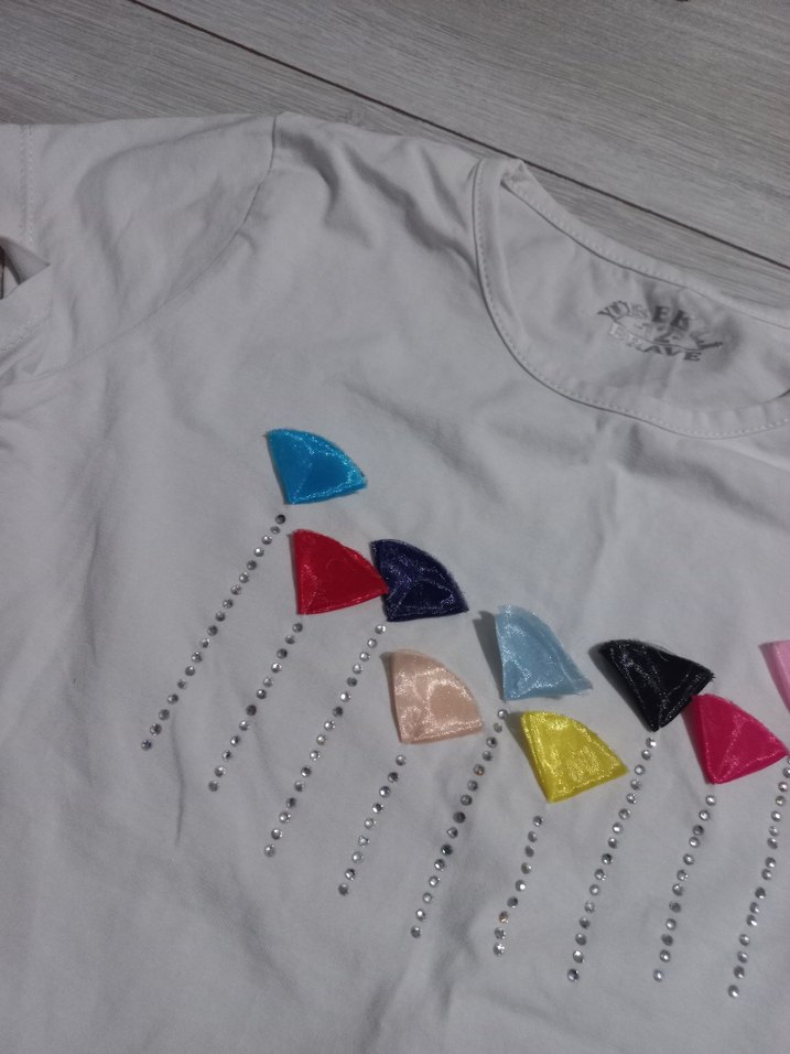 Çiçek Baskılı Düğmeli Kız Tişörtü - Görsel 2