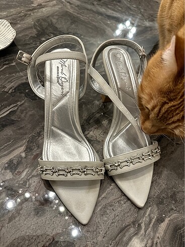 Topuklu ayakkabı - Görsel 2
