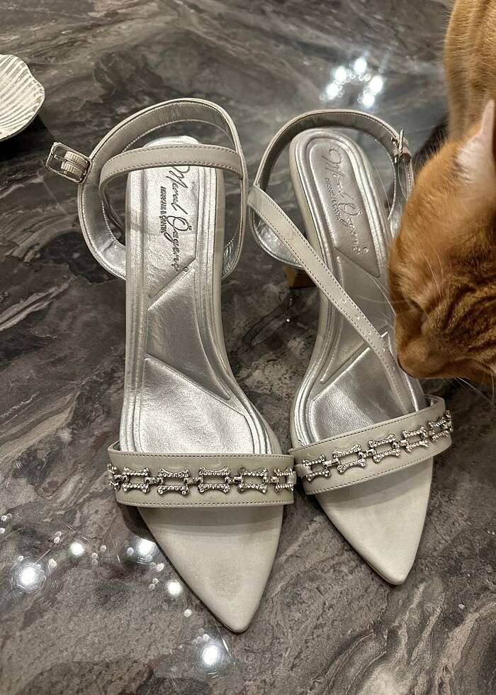 Topuklu ayakkabı - Görsel 2