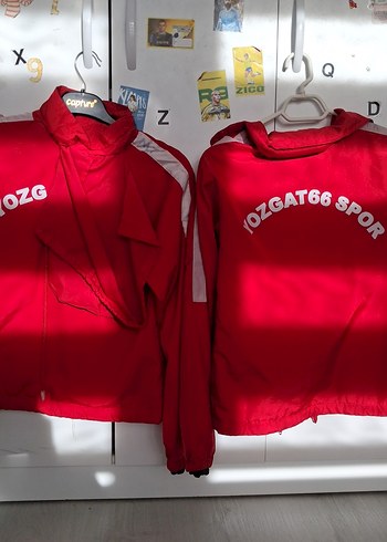 Kırmızı Kapüşonlu Fermuarlı Erkek çocuk Yağmurluk - Görsel 5