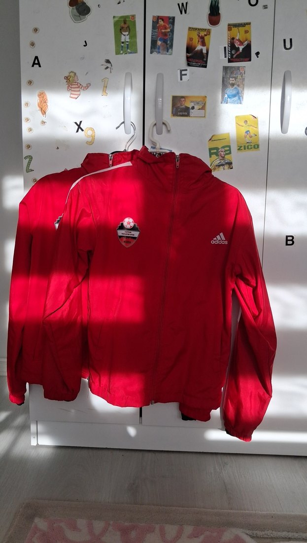 Kırmızı Kapüşonlu Fermuarlı Erkek çocuk Yağmurluk - Görsel 2