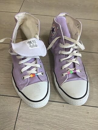 Converse lila