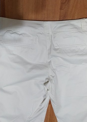 Beyaz Kadın Bermuda Şort - Görsel 4