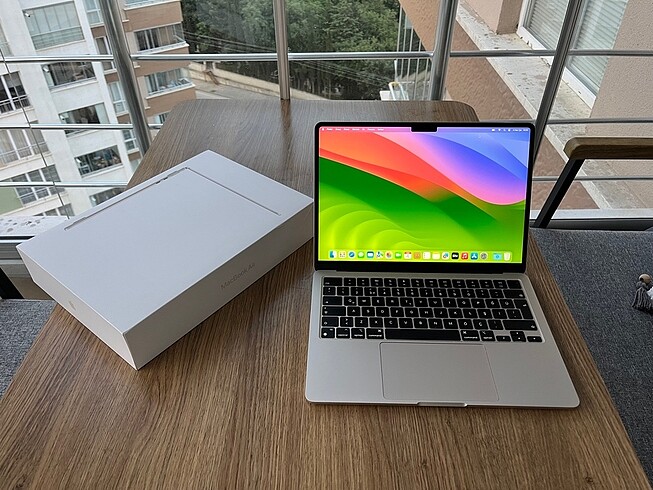 NOKTA HATASIZ MACBOOK AIR M2 2022 YILDIZ IŞIĞI