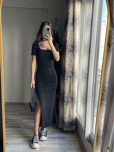 Diğer yırtmaçlı midi elbise