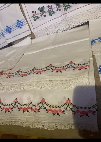 Nakışlı Beyaz  yastıklar ve etek değişik amaçlarla da kullanılır - Görsel 10