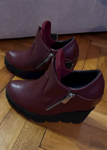 Bordo Deri Dolgu Topuklu Kadın Bot - Görsel 5