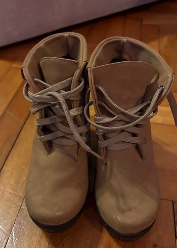 Bej Süet Dolgu Topuk Kadın Bot - Görsel 8