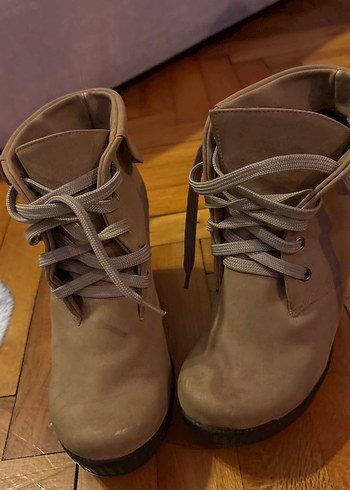 Bej Süet Dolgu Topuk Kadın Bot - Görsel 4