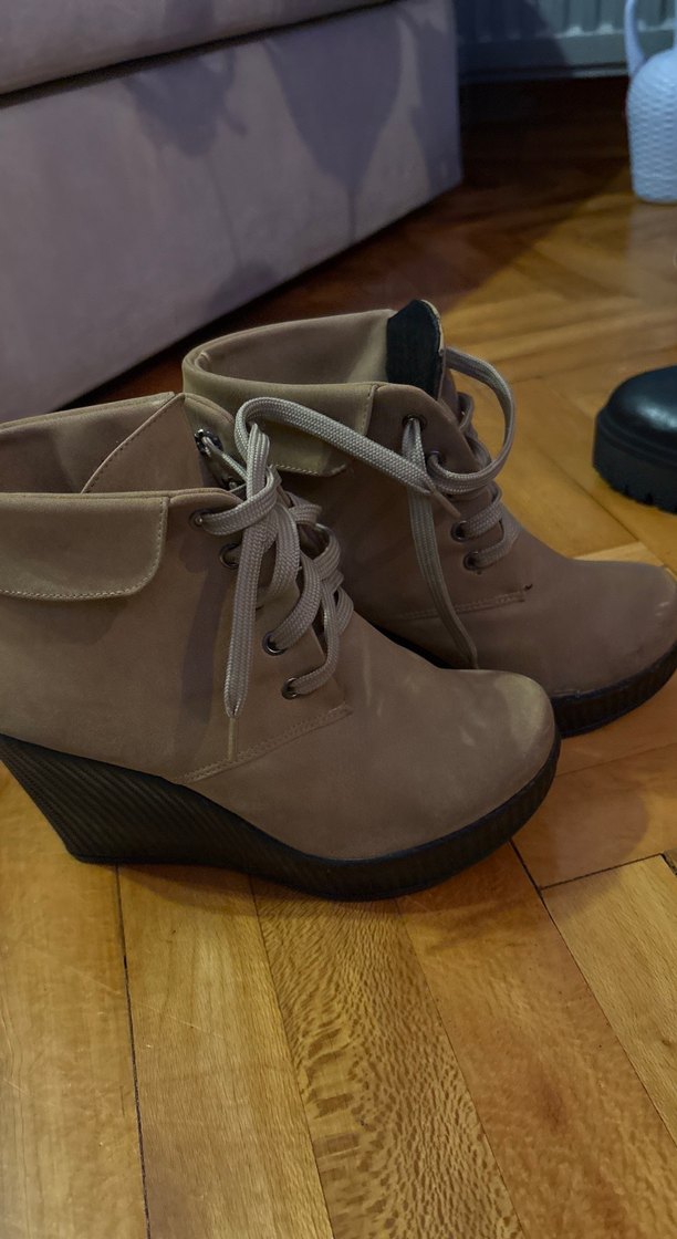 Bej Süet Dolgu Topuk Kadın Bot - Görsel 2