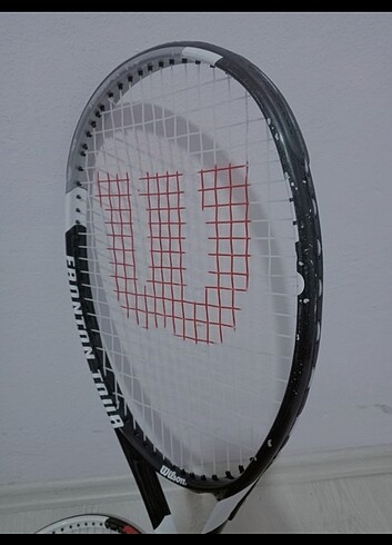 Wilson tenis raketi
