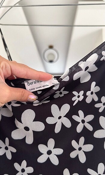 xs Beden Bershka elbise
