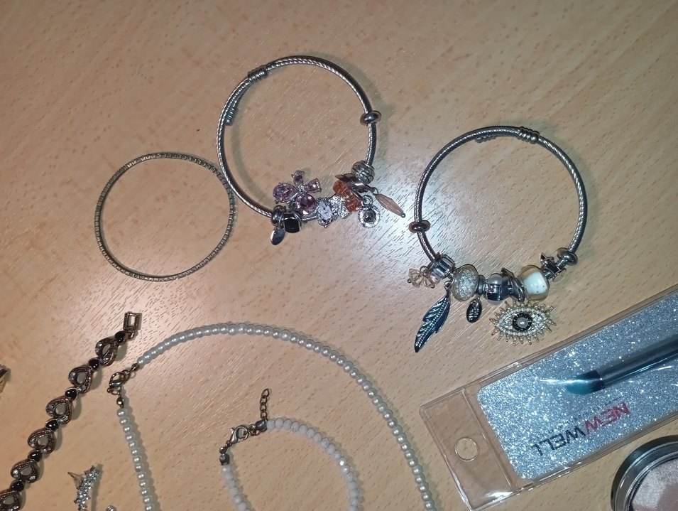 Altın Renkli Parlak Takı Seti - Görsel 4