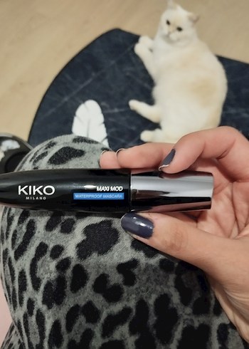 Kiko KIKO Maxi Mod Siyah Suya Dayanıklı Maskara