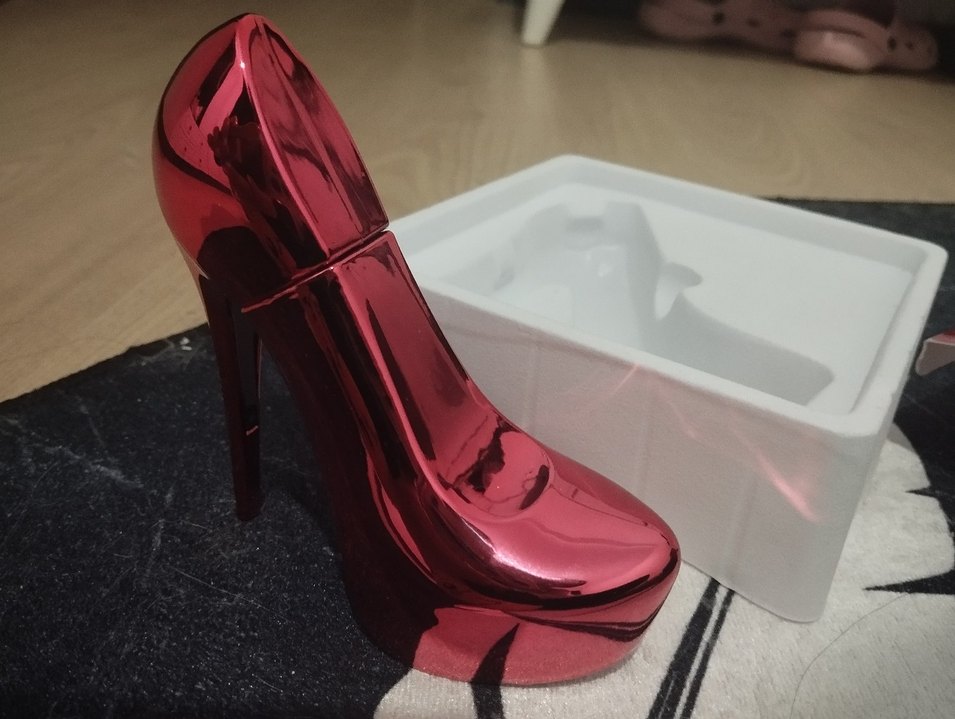 Jorge González Glamour & Heels Kadın Parfümü 50 ml - Görsel 3