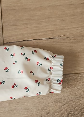 Kapüşonlu Beyaz Desenli Kız Yağmurluğu - Görsel 6