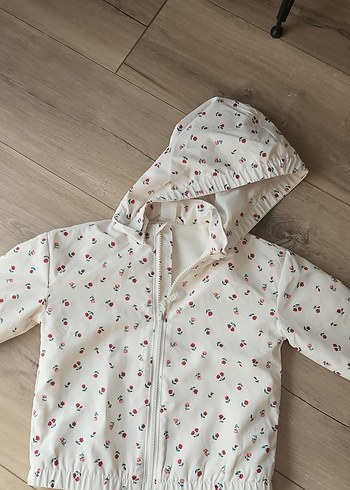 Kapüşonlu Beyaz Desenli Kız Yağmurluğu - Görsel 5