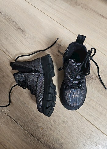 Kız Çocuk Simli Yılan Desenli Punk Bot - Görsel 2